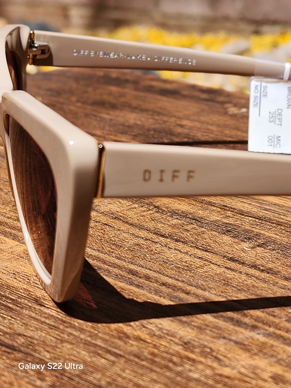 DIFF Eyewear Women's Camila 55mm Cat Eye Almond Sunglasses - Picture 8 of 10
